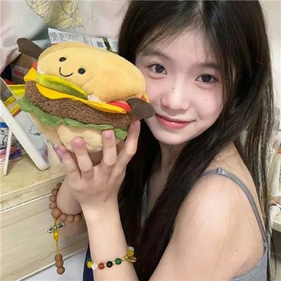 穿黑衣的女孩